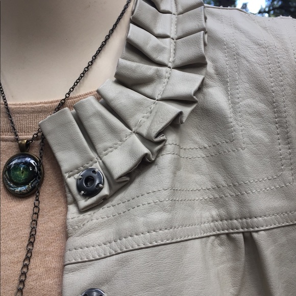 Bagatelle  creamy faux leather cropped oatmeal jacket ,HP 26-4 - Picture 3 of 16